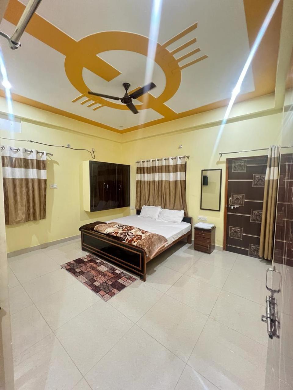 By Xoyo * Varanasi